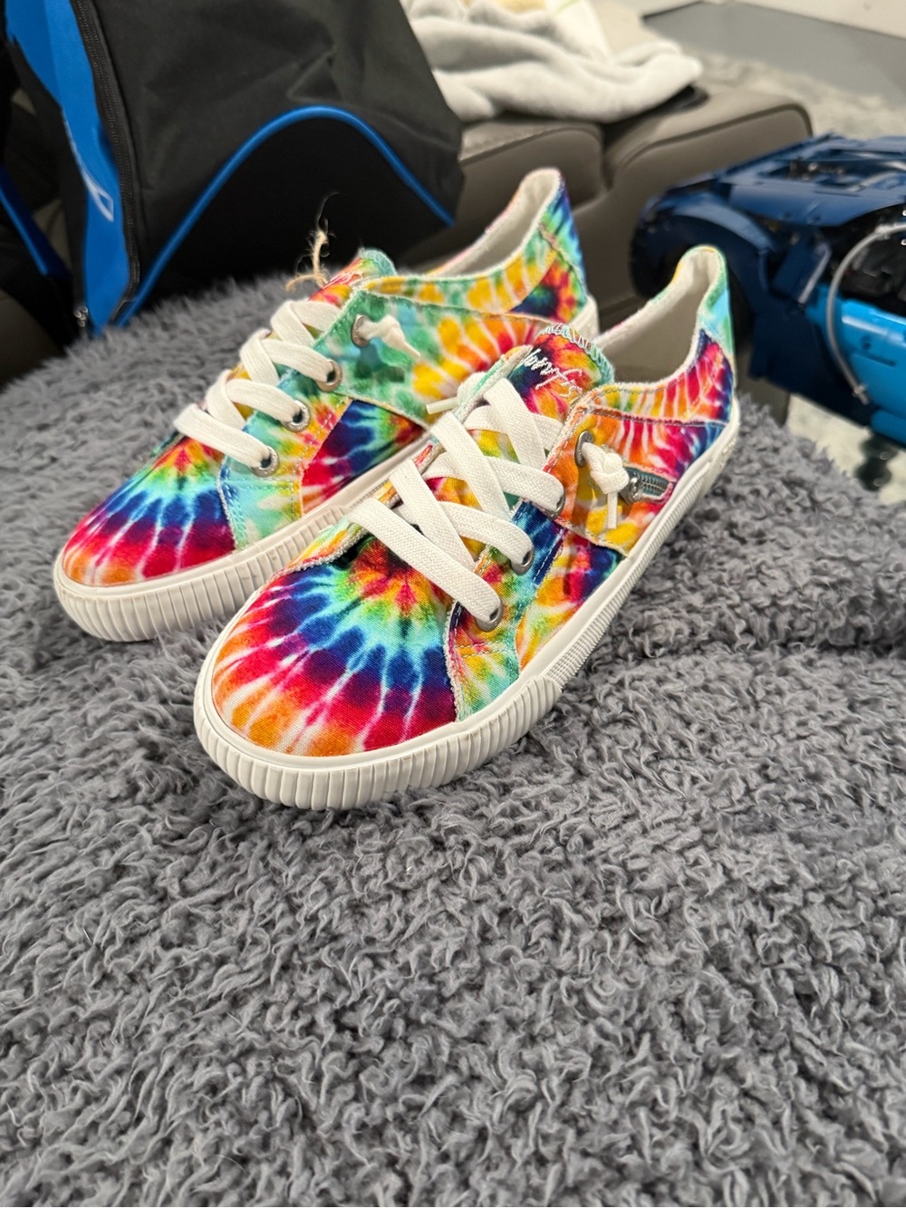 Women's Tie-Dye Canvas Sneakers - Rainbow